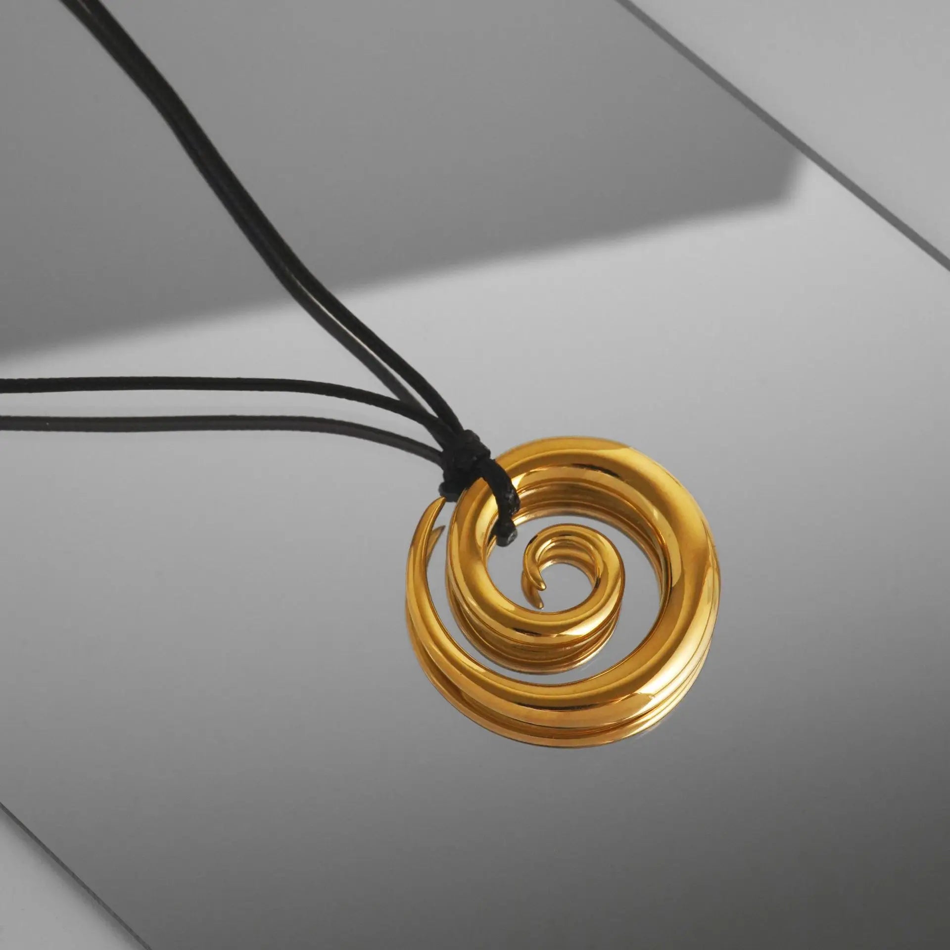 Punk Large U-Shape Geometric Pendant Necklace Women MenHorseshoe Adjustable Long Leather Rope Sweater Chain Necklaces Jewelry