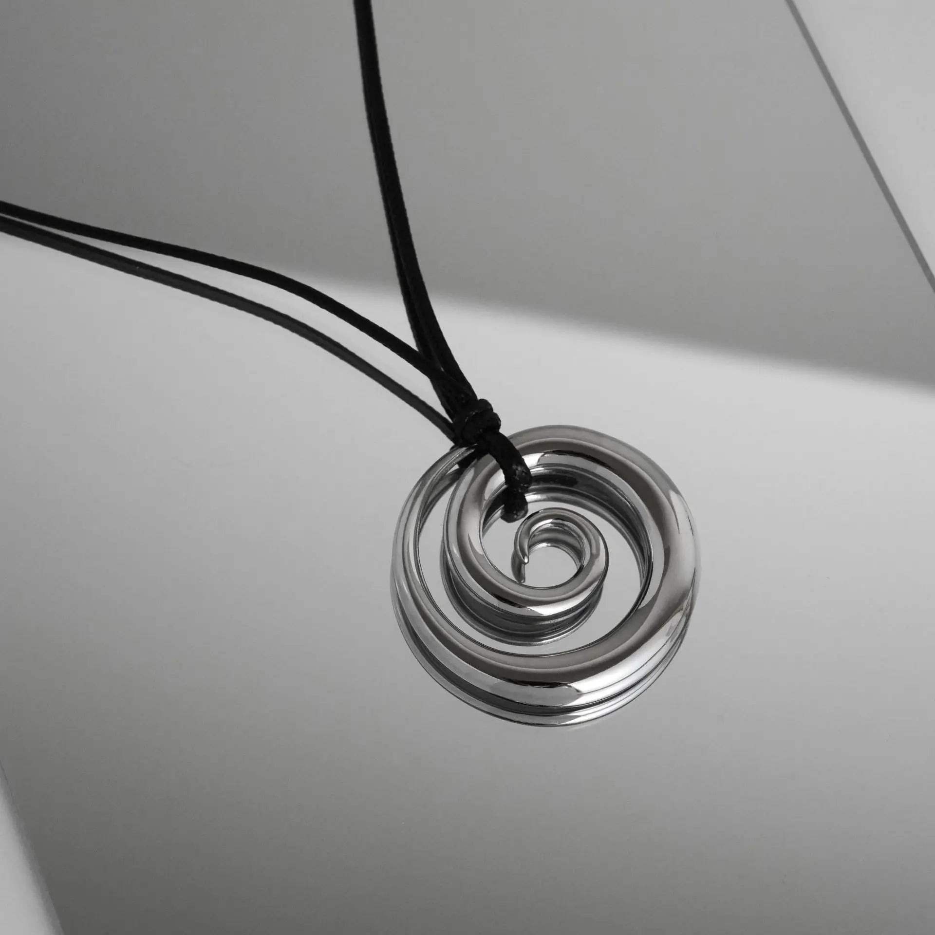 Punk Large U-Shape Geometric Pendant Necklace Women MenHorseshoe Adjustable Long Leather Rope Sweater Chain Necklaces Jewelry